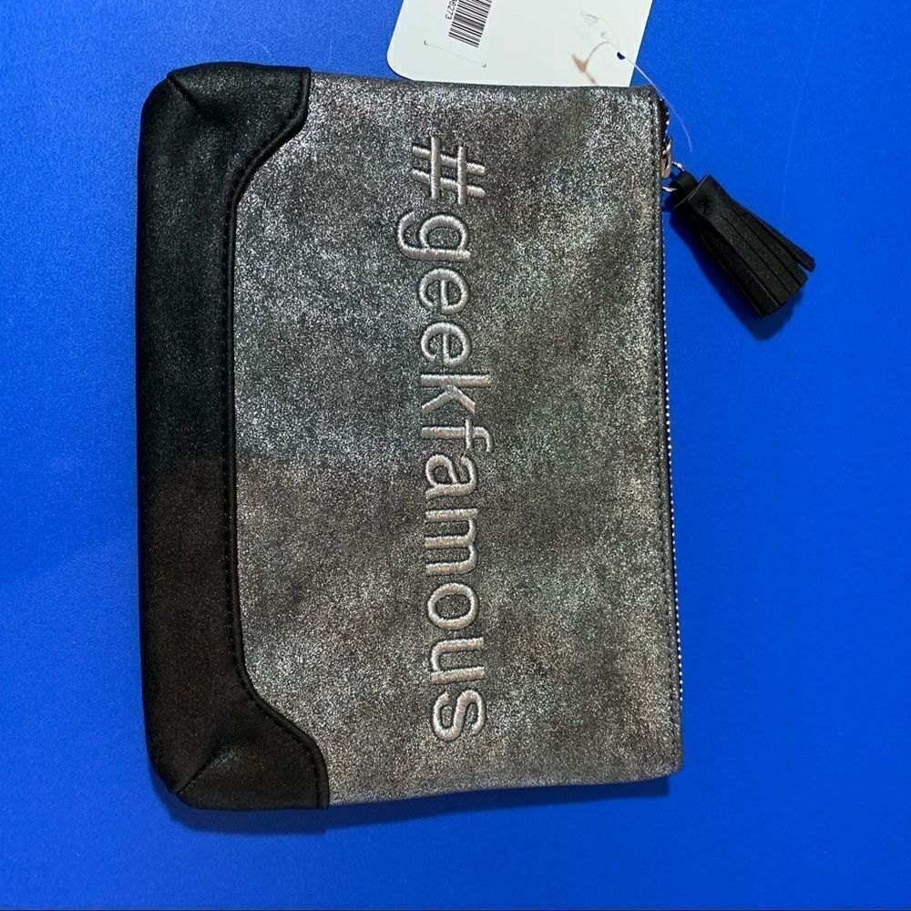 ‎#geekfamous makeup bag